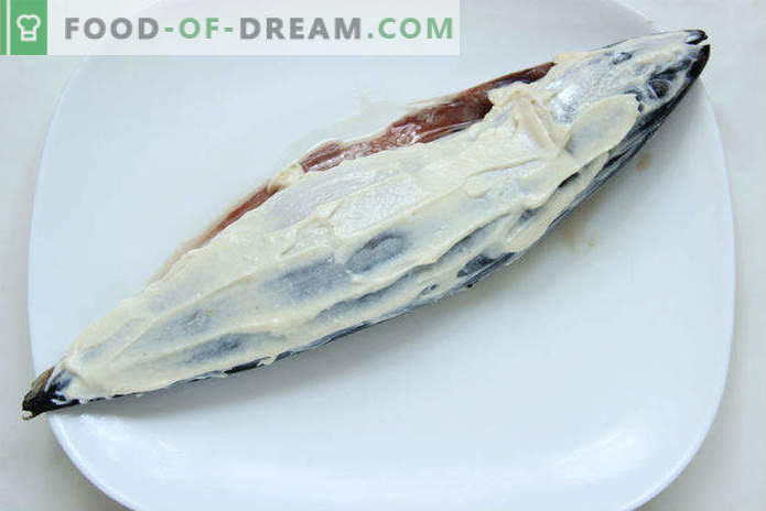 Makrell, küpsetatud ahjus fooliumis hapukoorega, samm-sammult retsept