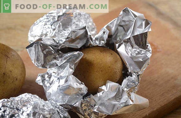 Kartul peekoniga ahjus fooliumis - lapsepõlvest! Detailne fotoretsept kartuli küpsetamiseks fooliumis küpsetatud peekoniga