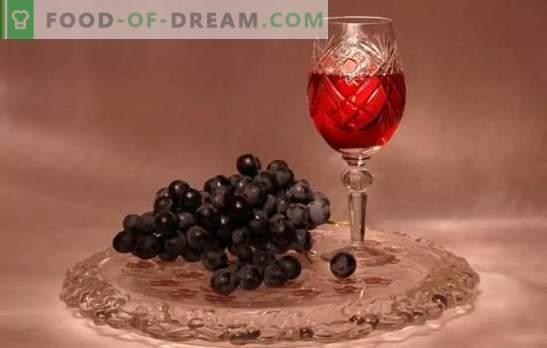 Grape tinktuur kodus ei ole vein! Retseptid aromaatse ja erksate viinamarjade tinktuuri jaoks kodus