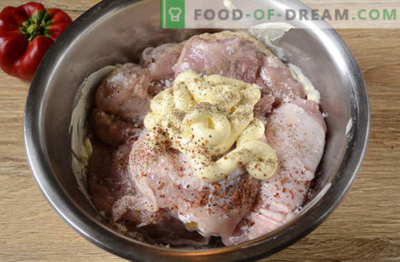Kana, kartuliga küpsetatud: samm-sammult fotoretsept. Küpsetame kana kartulite, pipartega ja seentega - minimaalset pingutust, maitsvat tulemust!