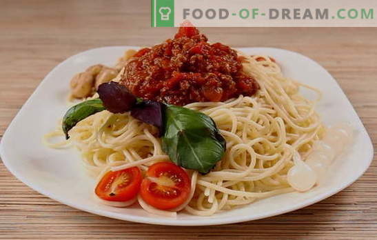 Lihtne õhtusöök Itaalia maitsega - spagetid bolognese. Vegetarian, klassikaline ja vürtsikas spagetid bolognese