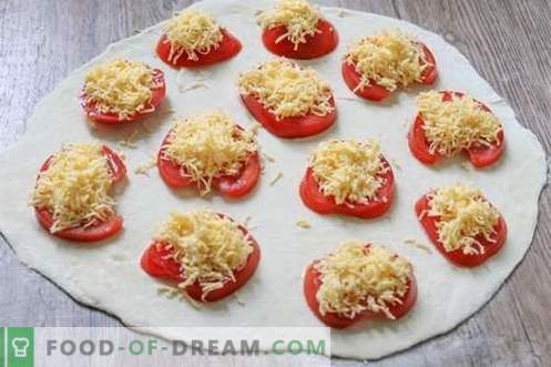 Pommid pirukad tomatite ja juustuga - toimivad ja eelarve!