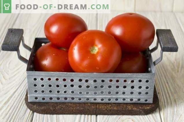 Värskete tomatite vahutav vahuveini tomatikaste