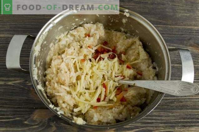 Luie kool rolt in de oven met rijst en kip in tomatensaus