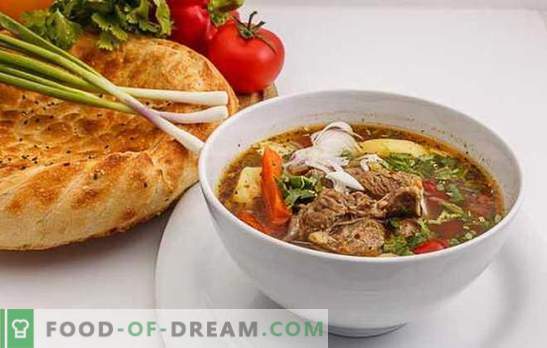 Usbekistani Shurpa on kuum versiooni toitev versioon. Maitsestatud, maitsev Usbeki shurpa lambaliha, veiselihaga