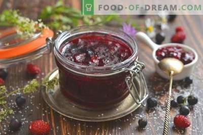 Black currant and strawberry jam